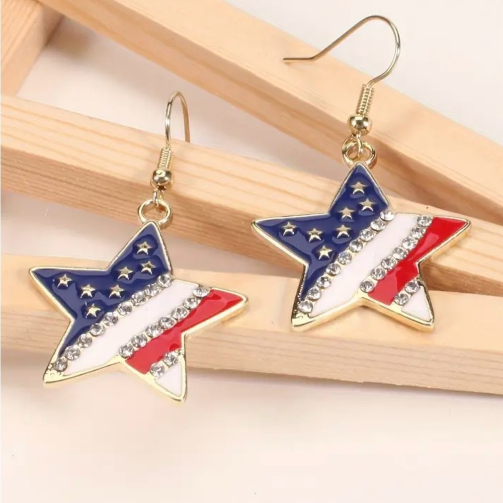 American Flag Pattern Star Design Patriotic Rhinestone Red White Blue Earrings